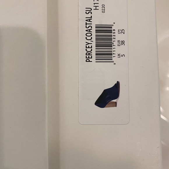 Vince Suede Navy Heels - Picture 6 of 13